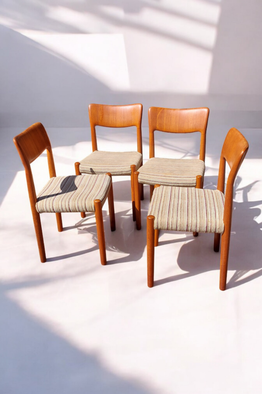 S 271 JC Set 4 solid teak dining chairs by Boltinge Denmark 1970s
