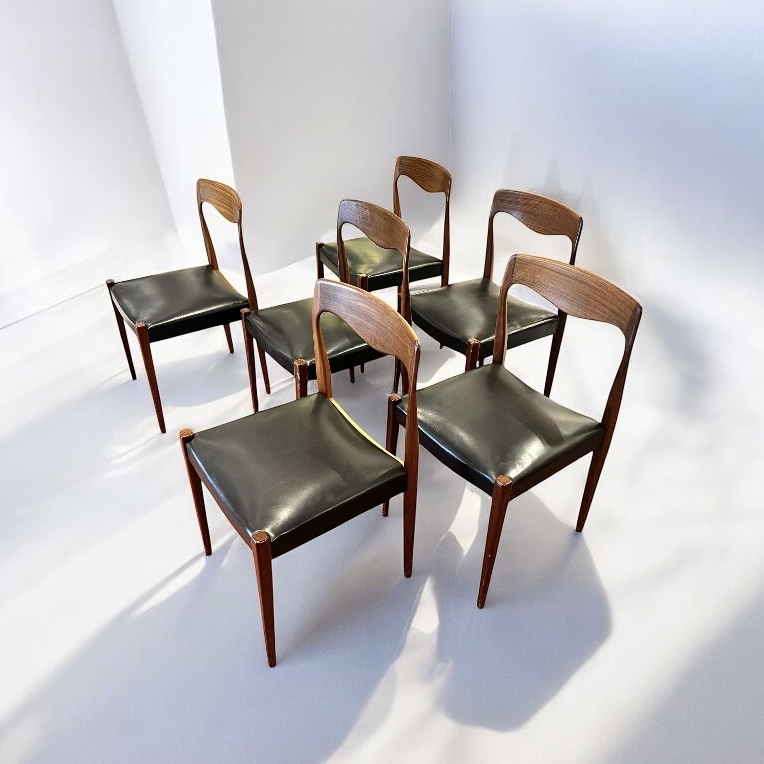 S 272 APO set of 6 teak scandinavian chairs 