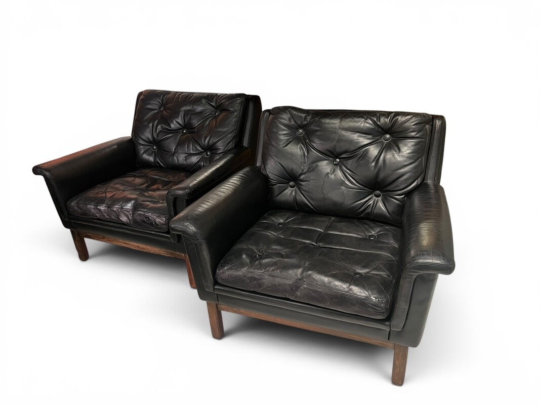S 272 YD pair of leather armchairs, 1960’s