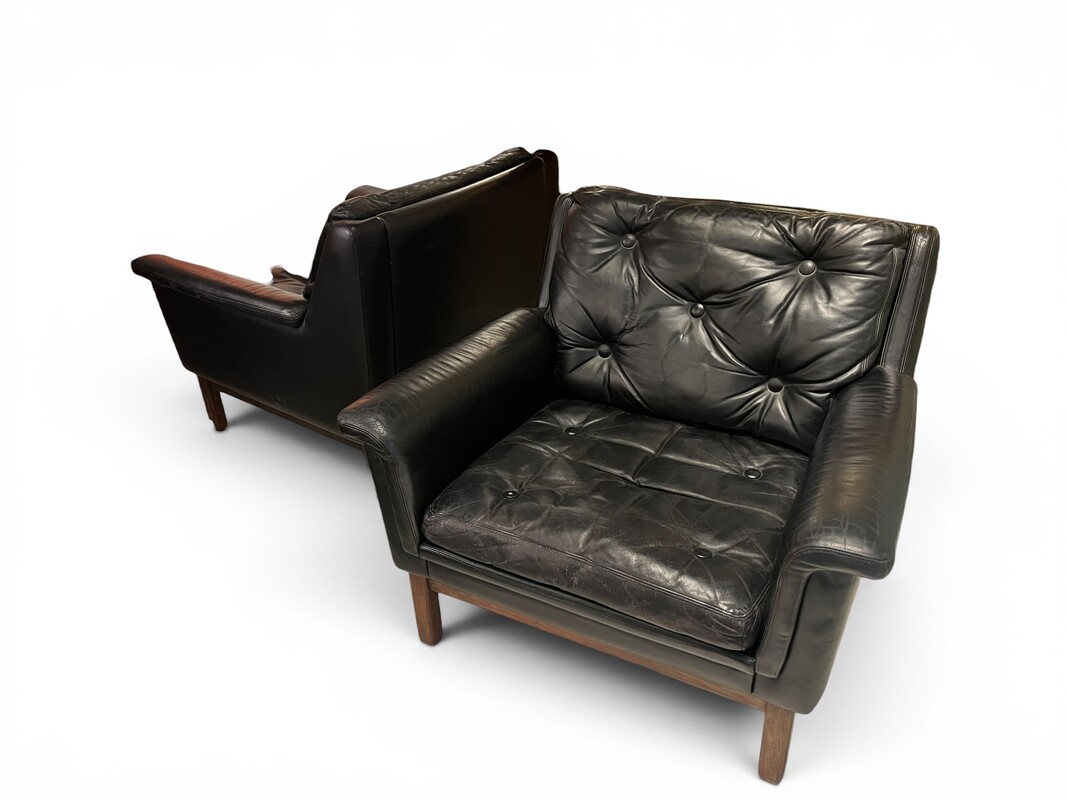 S 272 YD pair of leather armchairs, 1960’s