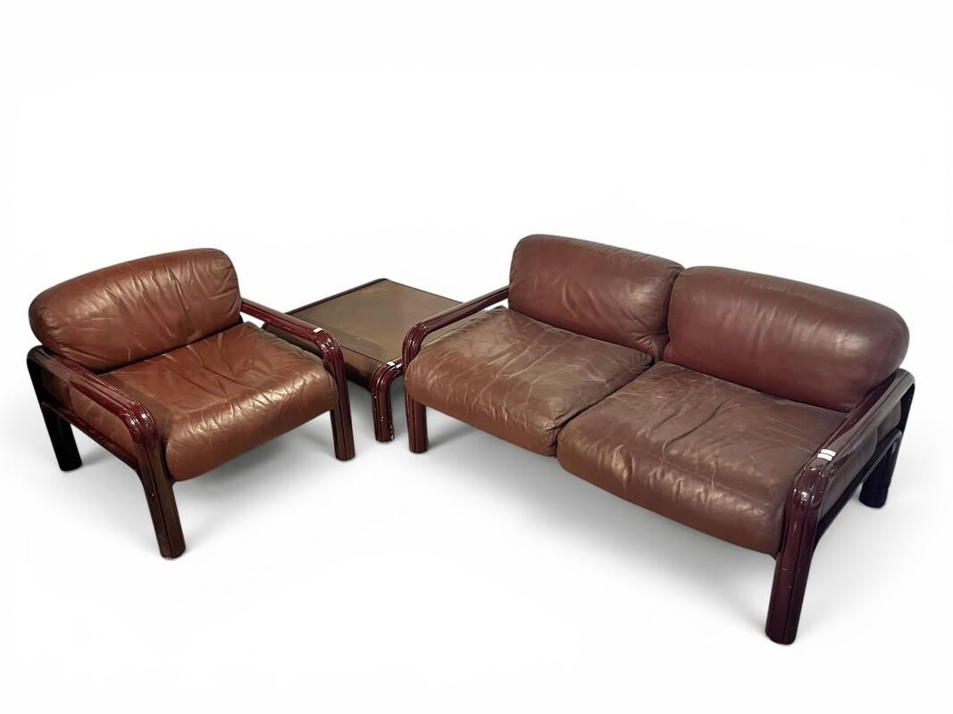 S 273 APO burgundy leather sofa + armchair + coffee table, circa 1970