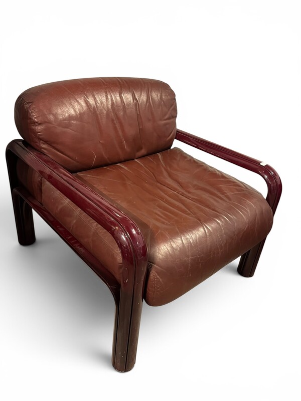 S 273 APO burgundy leather sofa + armchair + coffee table, circa 1970