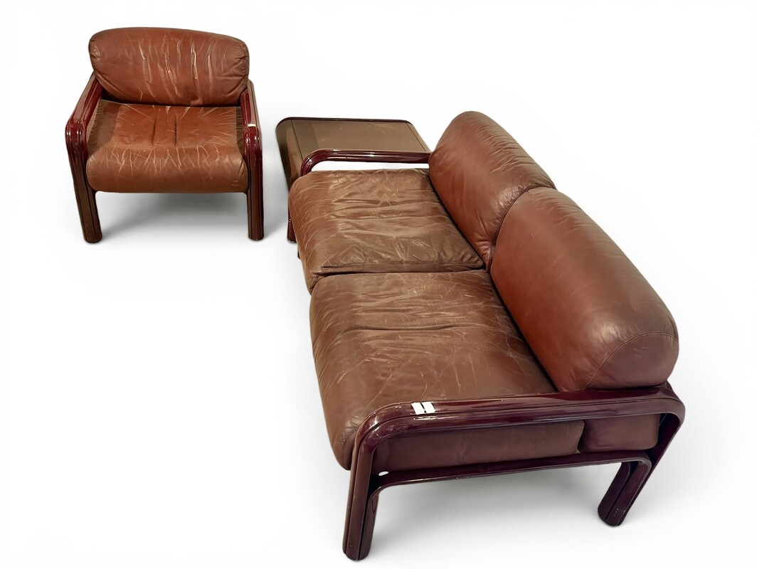 S 273 APO burgundy leather sofa + armchair + coffee table, circa 1970