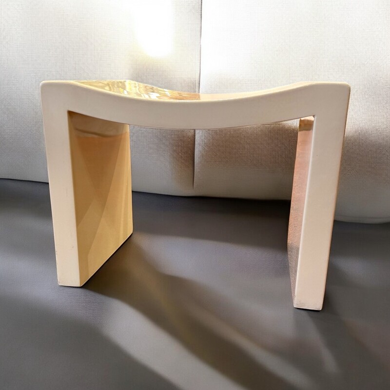 S 274 AG Fare Bench in white résine by Jean-Claude Dresse Ça 1980