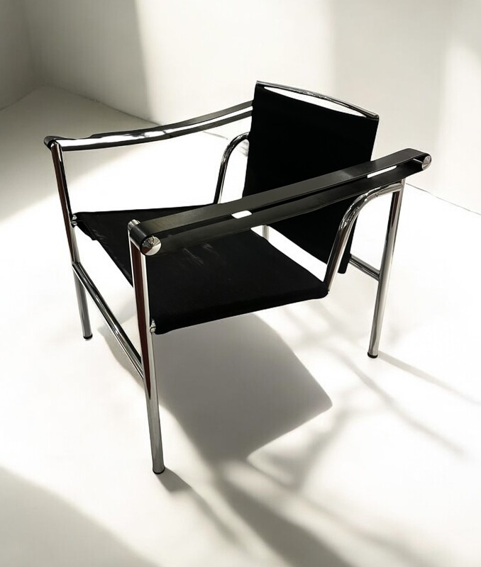 S 278 JB Early LC1 Chair Le Corbusier, P. Jeanneret & C. Perriand Cassina, Italy, 1960-70s
