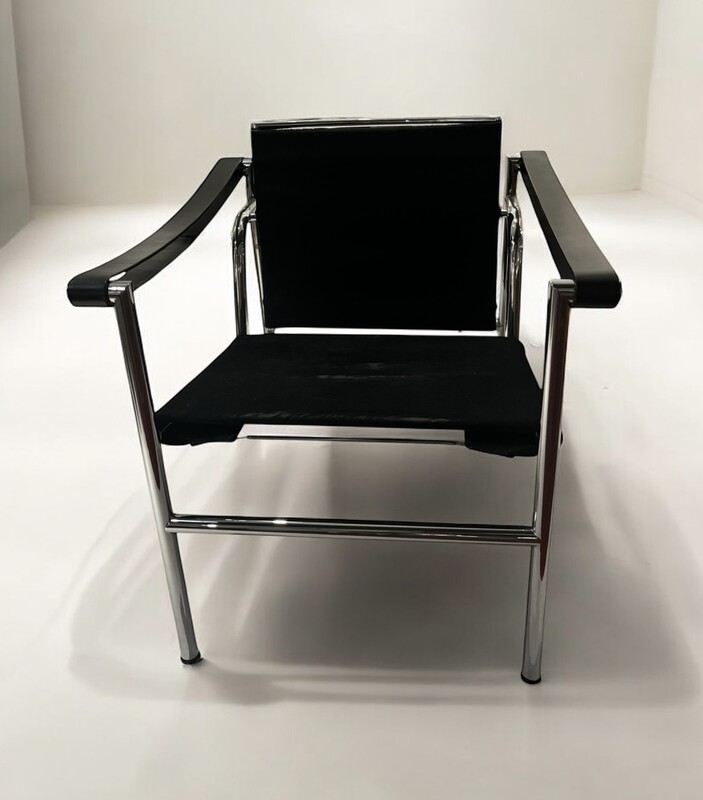 S 278 JB Early LC1 Chair Le Corbusier, P. Jeanneret & C. Perriand Cassina, Italy, 1960-70s