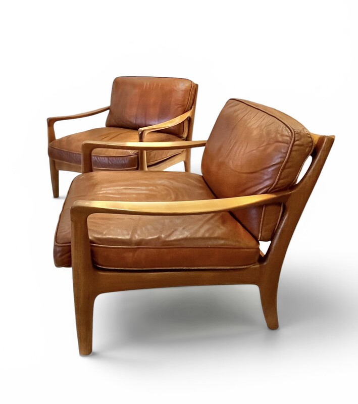S 287 AG pair of cognac leather armchairs