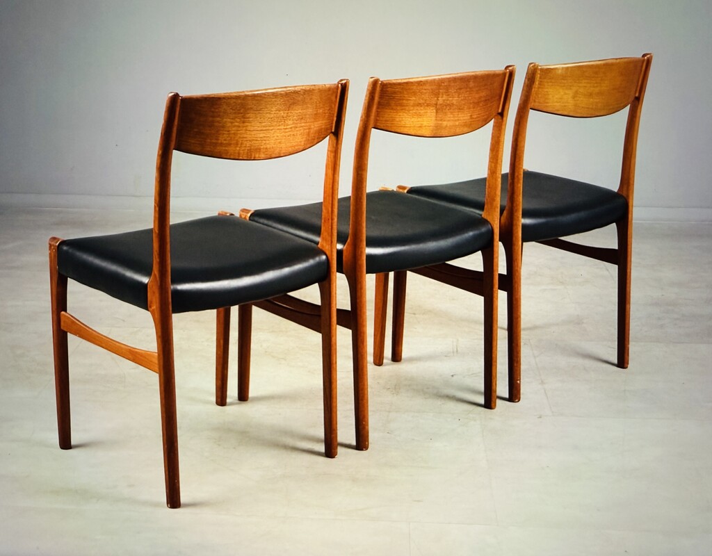 S 287 AG Set 8 solid teak and black leather dining chairs by A.W. Iversen