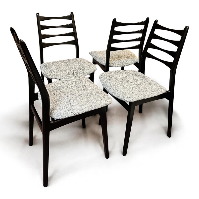 S 297 JD/RC Set of 4 black lacquered wood chairs with new fabric
