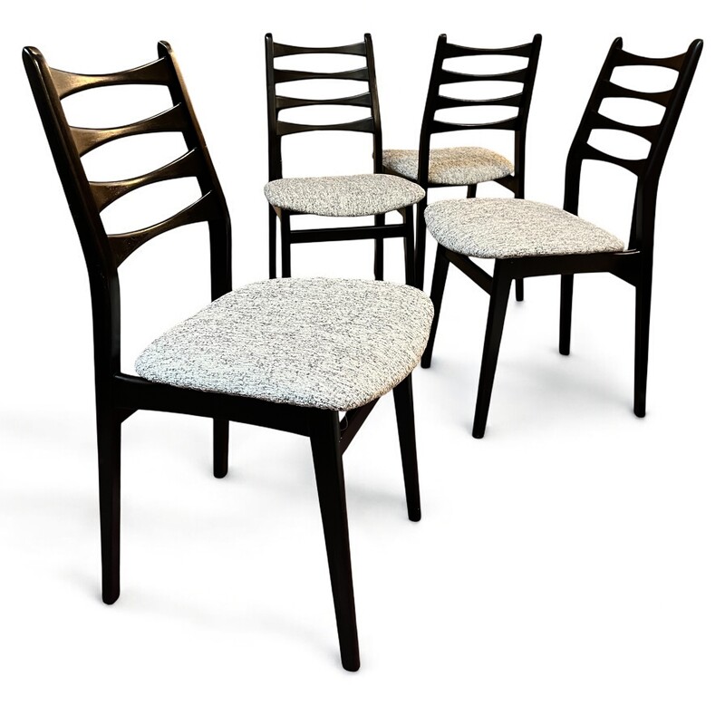 S 297 JD/RC Set of 4 black lacquered wood chairs with new fabric