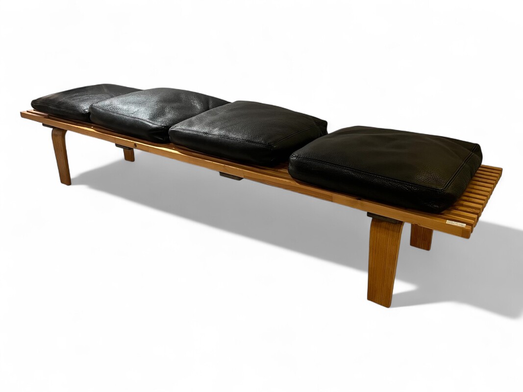 S 306 GOT slatted bench by Eames 