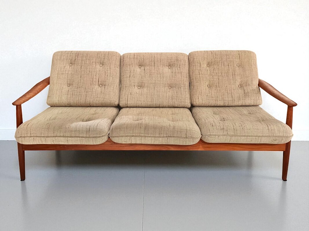 S 340 FL vintage teak sofa by Arne Vodder 