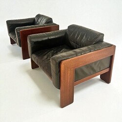 S 353 SC pair of black leather armchair by Tobia Scarpa 