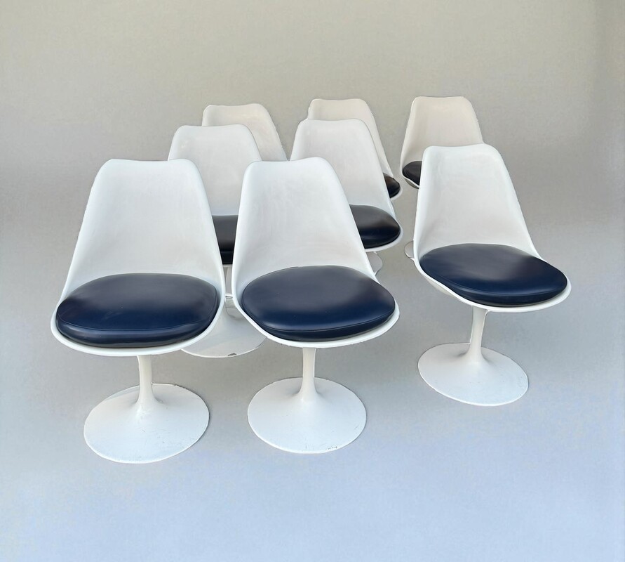 S 357 AV set of 8 Tulip Chairs by Eero Saarinen, Knoll Edition 