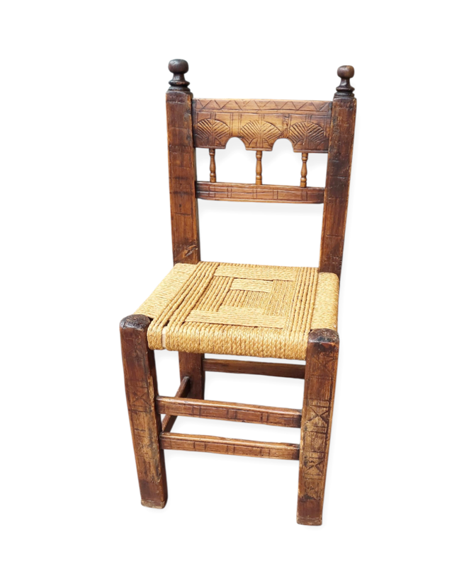 S 371 JC A rare set of 12 chairs in Swiss pine and walnut with fan-shaped decoration, origin: Queyras, France, 19th or late 18th century