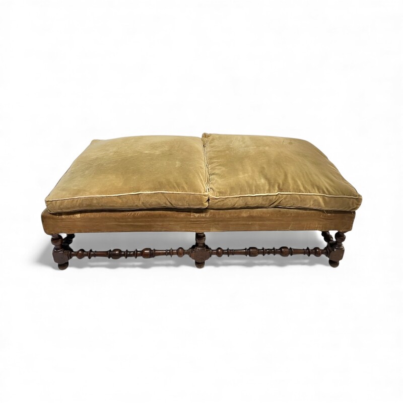 S 386 RD Louis XIII walnut and velvet bench 
