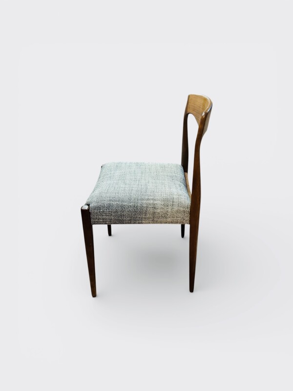 S 393 YO set of 6 teak chairs by Nils Otto Moller 