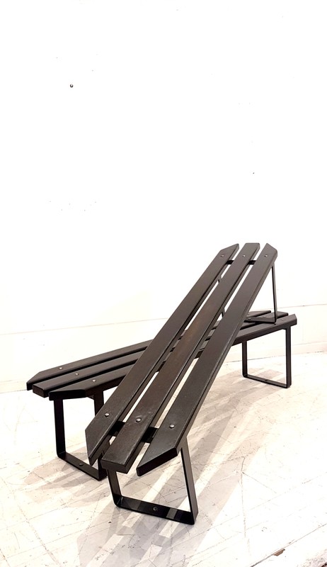 S 417 JFC Pair slated benches. Italy 1980