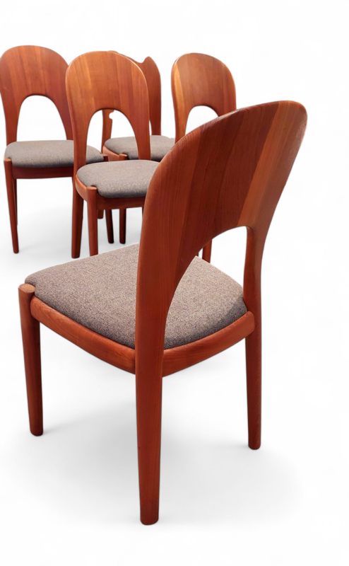 S 502 JC Set of 6 solid teak chairs, new upholstery, by Niels Koefoed, Denmark