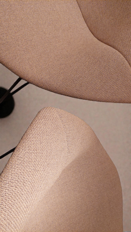 S 503 JB Pair Diamond chairs Knoll international new upholstery