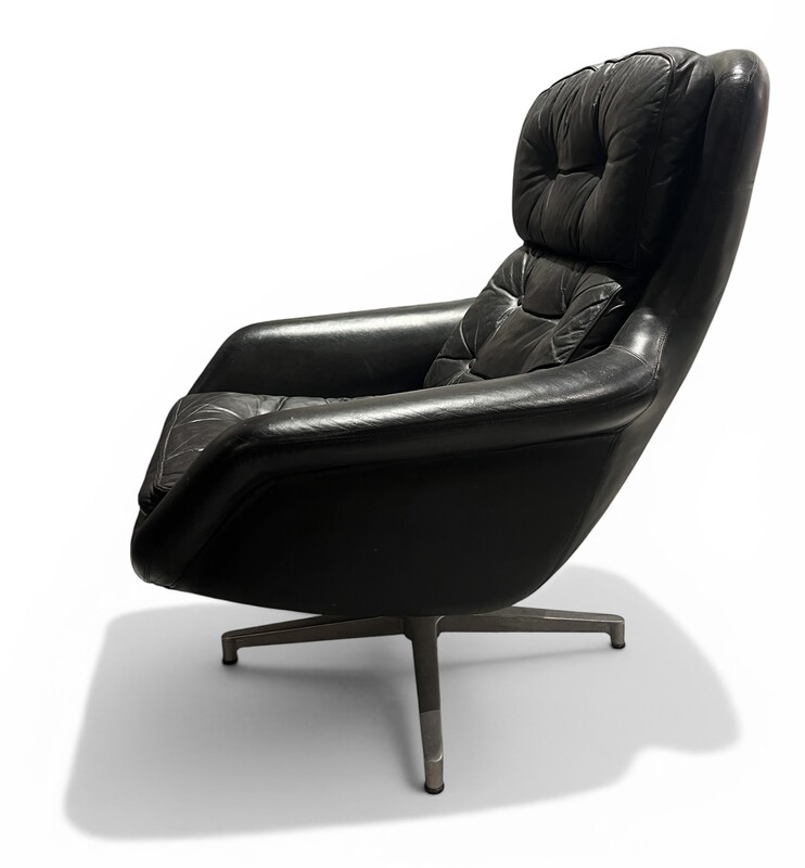 S 510 PL Black leather armchair by Alf Svensson