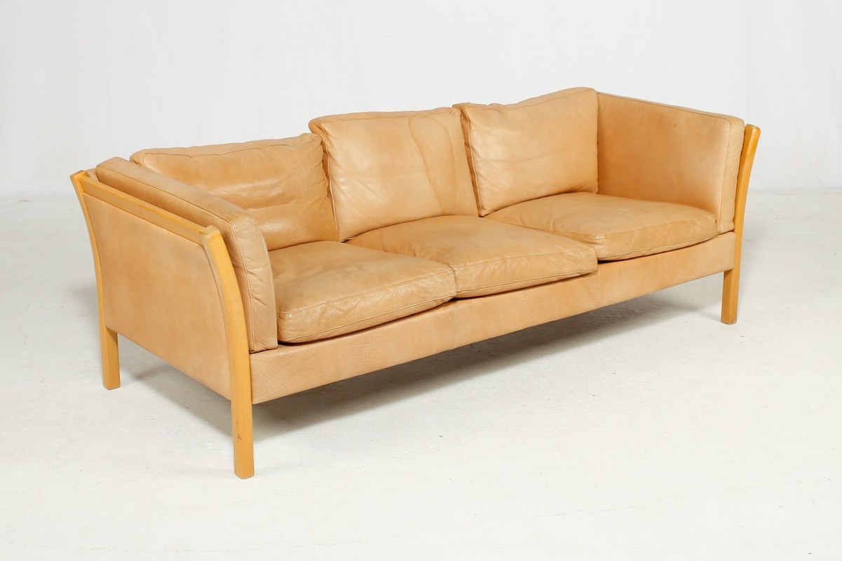 S 512 JC Leather 3 seater sofa in the manner of Mogensen. Denmark 1970.