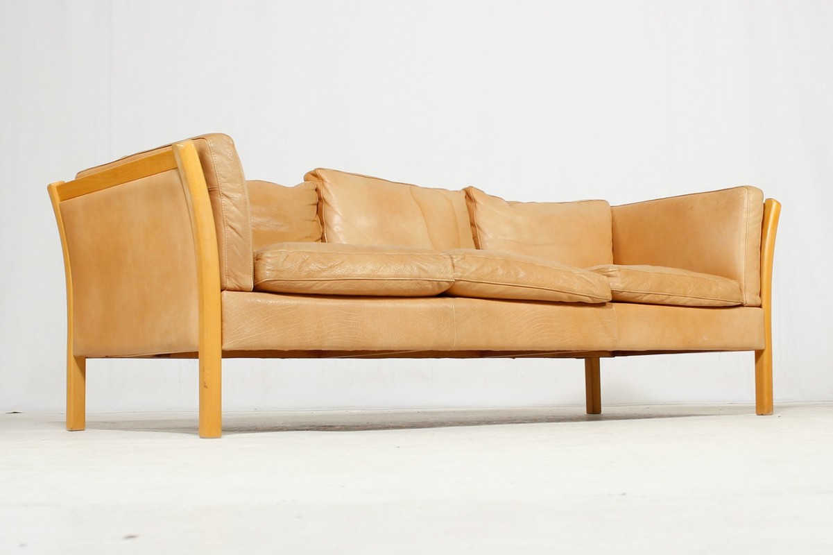 S 512 JC Leather 3 seater sofa in the manner of Mogensen. Denmark 1970.
