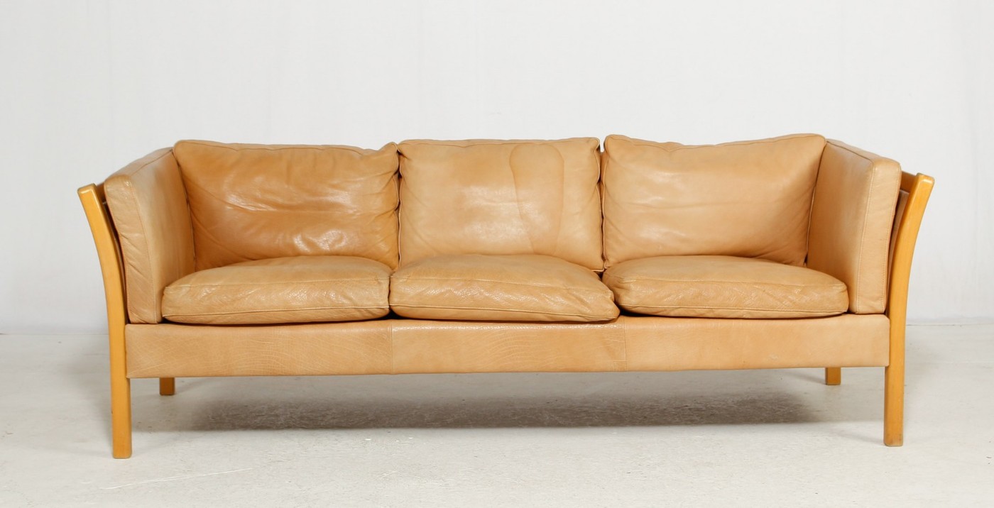 S 512 JC Leather 3 seater sofa in the manner of Mogensen. Denmark 1970.