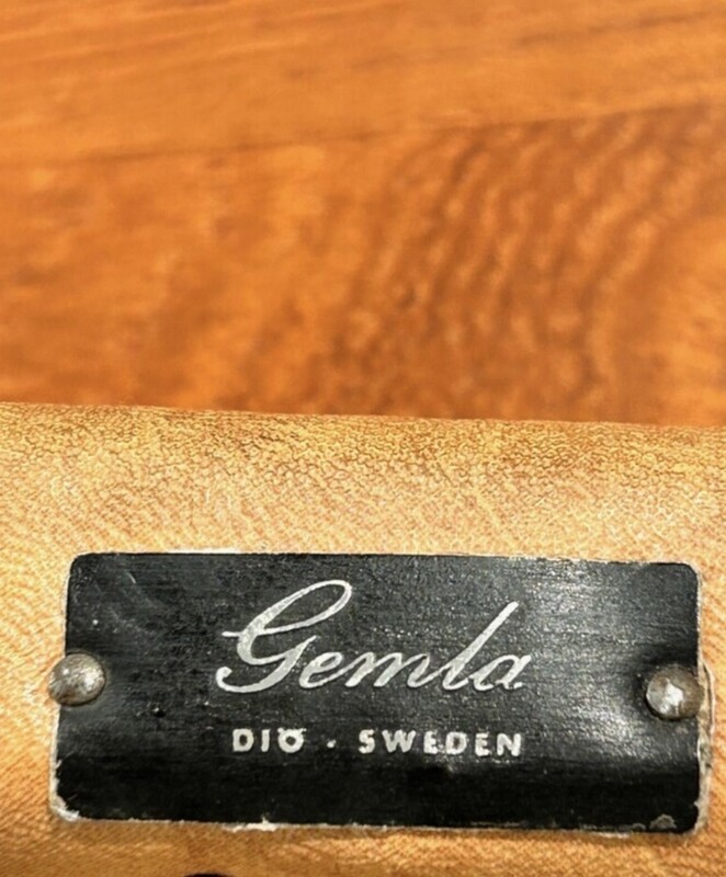 S 521 AS Set of 8 chairs with original leather by Yngve Ekström, model «Gracell», Gemla Edition, Sweden 1956