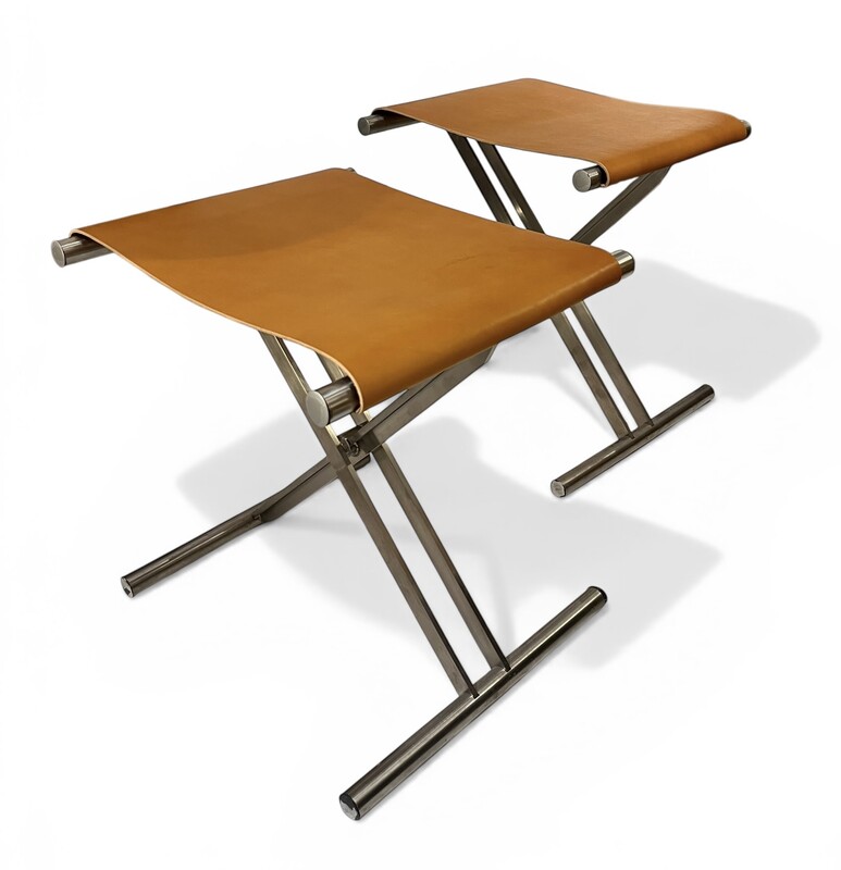 S 522 RD pair of leather and inox stools