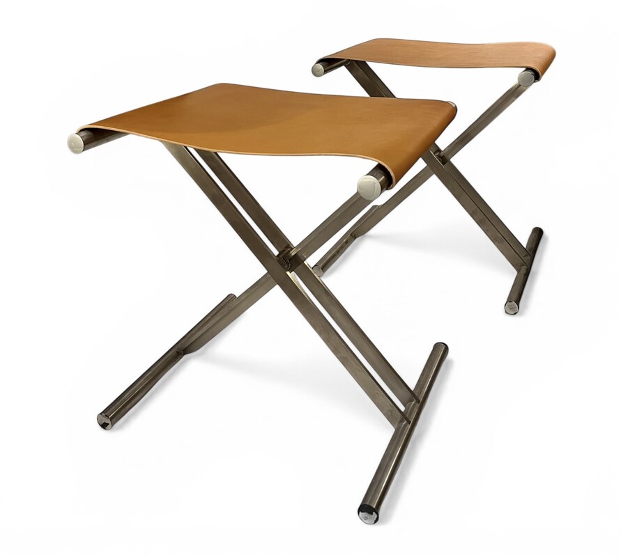 S 522 RD pair of leather and inox stools