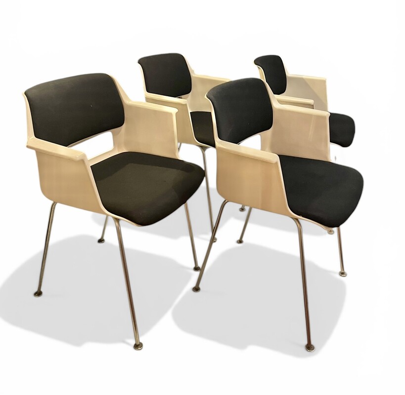 S 528 TH set of 4 Space age chairs, ANDRE CORDEMEYER, model 2225 for GISPEN