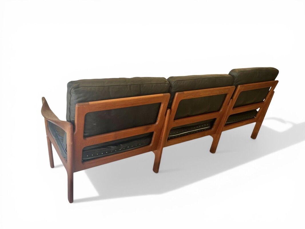 S 534 SC teak and black leather sofa by Illum Wikkelso for Niels Eilersen