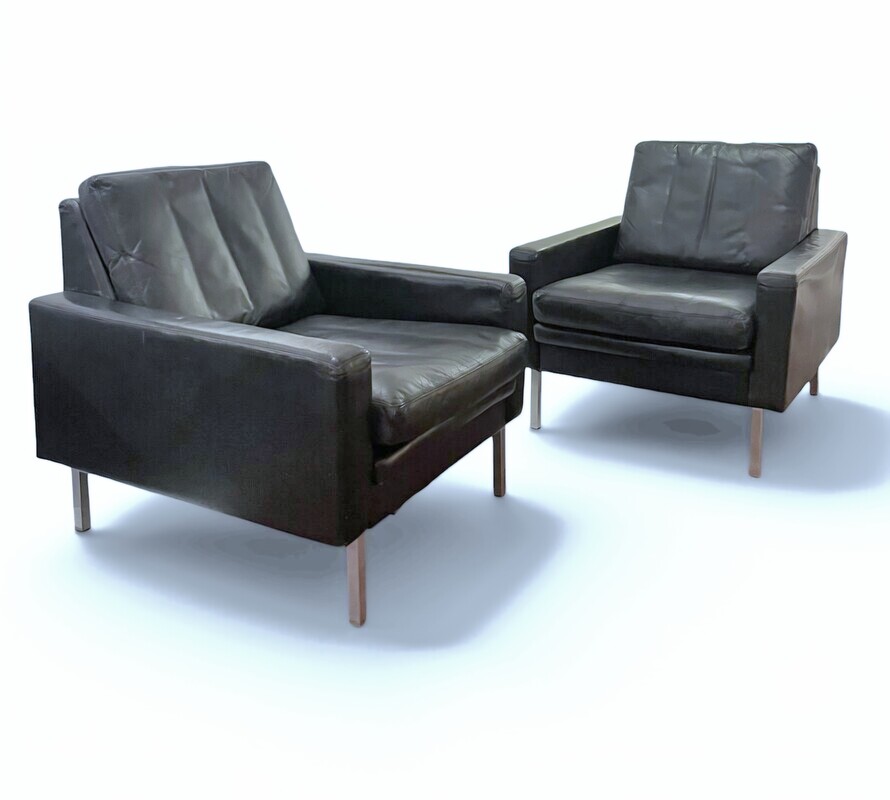 S 547 JC Pair black leather vintage armchairs by Cor 1970s 