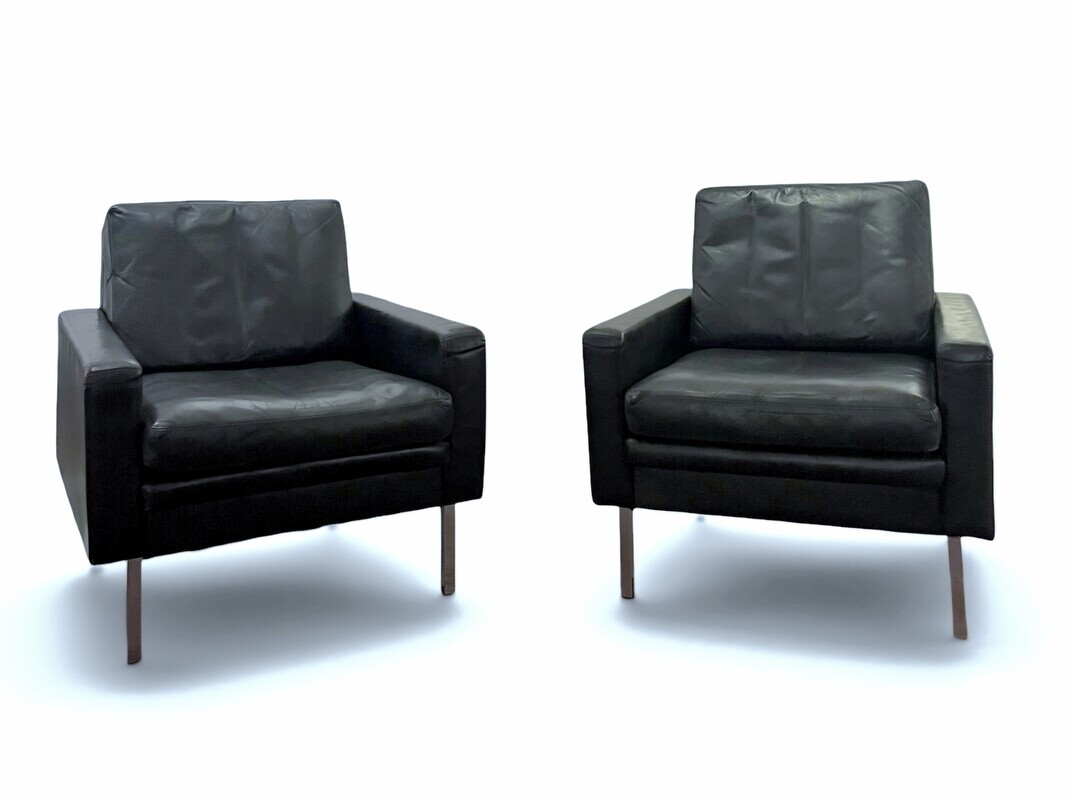 S 547 JC Pair black leather vintage armchairs by Cor 1970s 