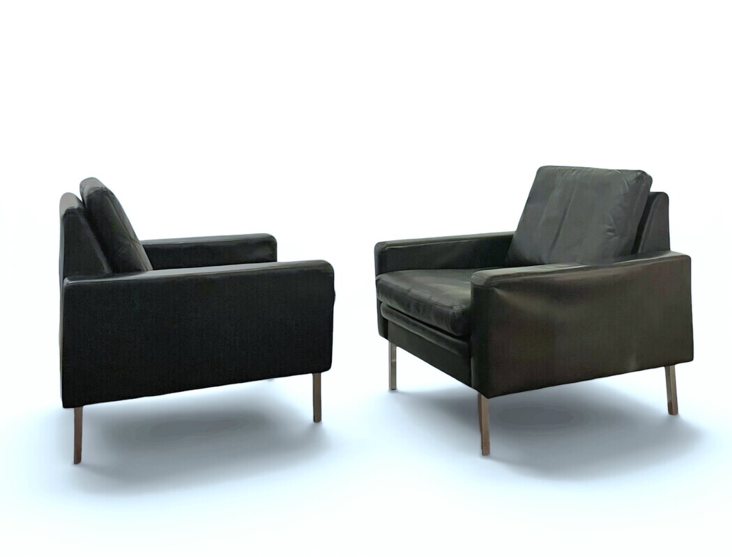 S 547 JC Pair black leather vintage armchairs by Cor 1970s 