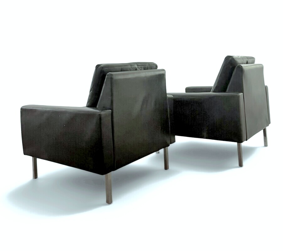 S 547 JC Pair black leather vintage armchairs by Cor 1970s 