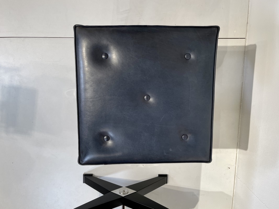 S 797 AG pair of stools, leather 